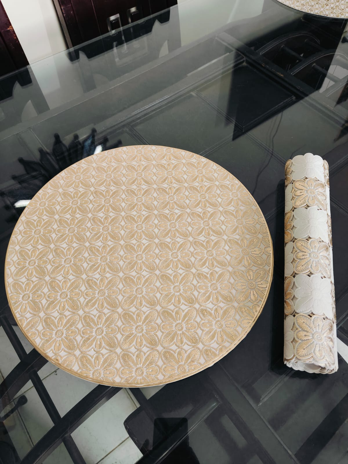 Table Runner With 6 Pieces Mats 7 pcs Set 1003